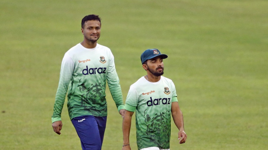 Mominul Haque & Shakib AL Hasan Mominul Haque & Shakib AL Hasan