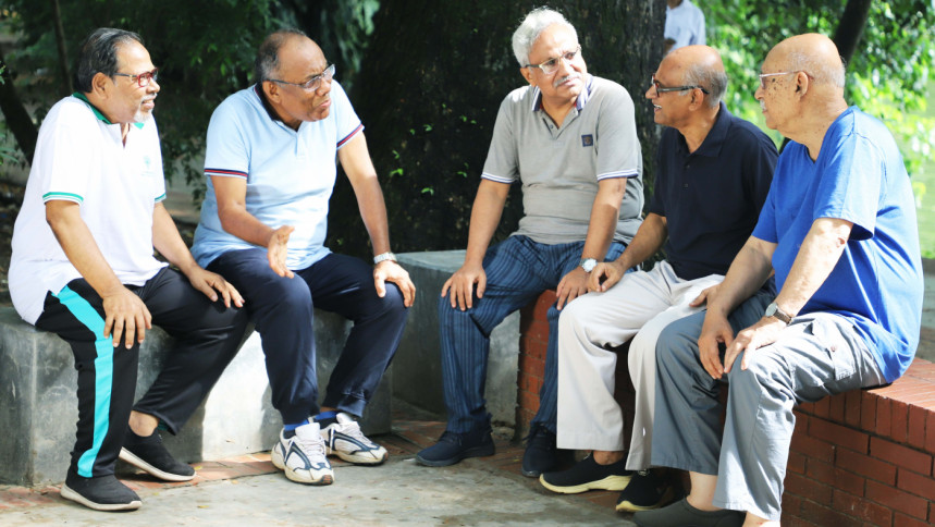 'রটে বটে-ঘটে না' নাটকের একটি দৃশ্য। ছবি: সংগৃহীত 'রটে বটে-ঘটে না' নাটকের একটি দৃশ্য। ছবি: সংগৃহীত